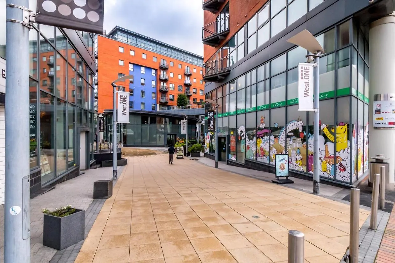 Spacious City 2 Bed, 2 Bath, Free Parking & Wifi 谢菲尔德 英国
