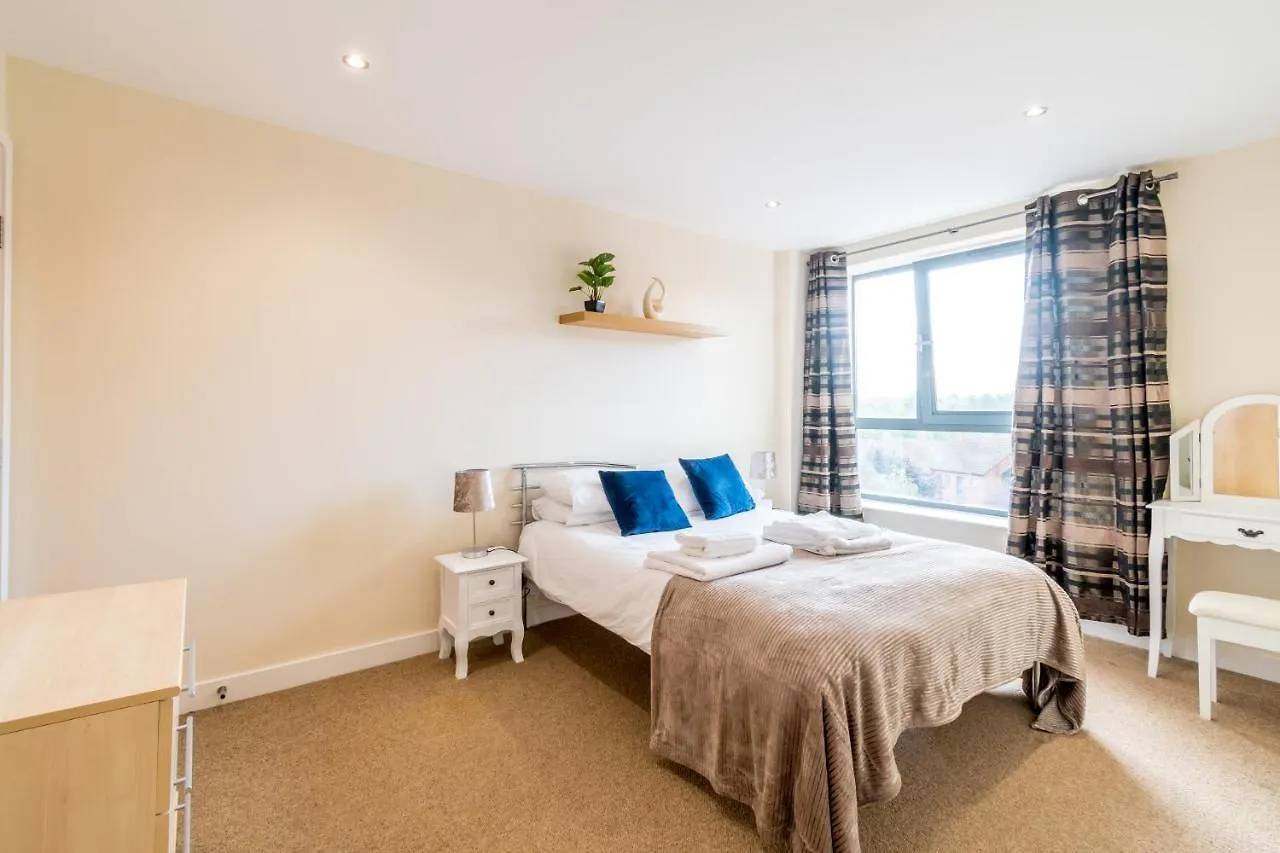 Spacious City 2 Bed, 2 Bath, Free Parking & Wifi 谢菲尔德